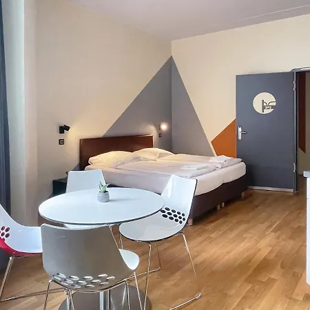 Five Elements Hostel *